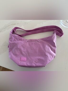 BEIS The Crescent Catchall bag